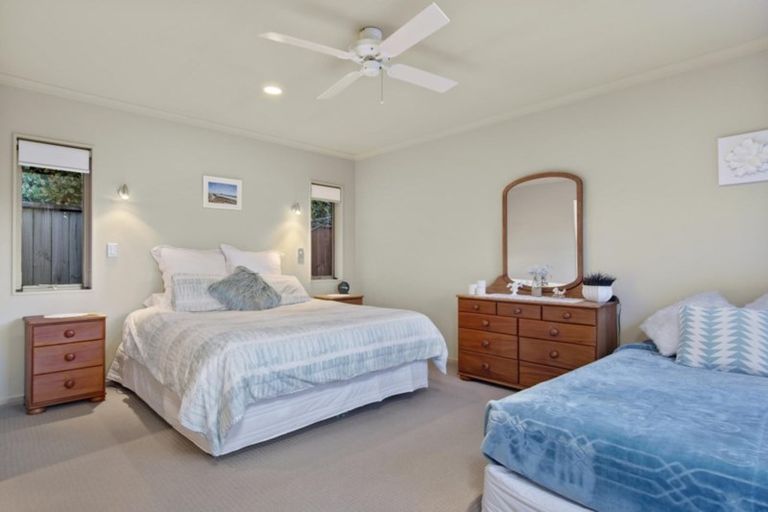 Photo of property in 18 St Clair Place, Browns Bay, Auckland, 0630