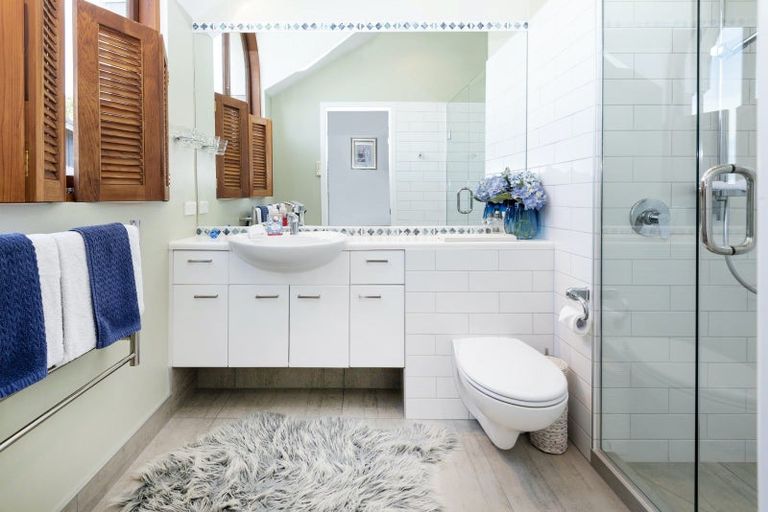 Photo of property in 16a Burford Place, Mellons Bay, Auckland, 2014