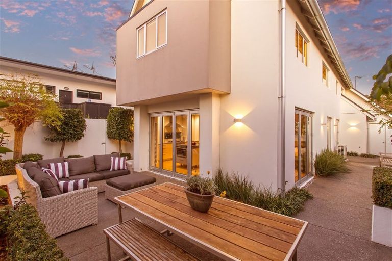 Photo of property in 59a Carlton Mill Road, Merivale, Christchurch, 8014