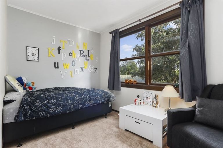 Photo of property in 9 James Scott Place, Te Atatu South, Auckland, 0602