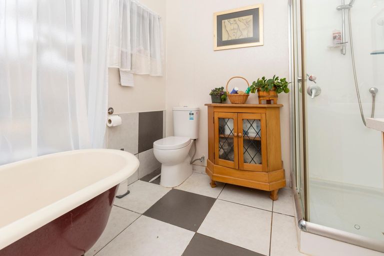 Photo of property in 209 Queen Street, Pukekohe, 2120