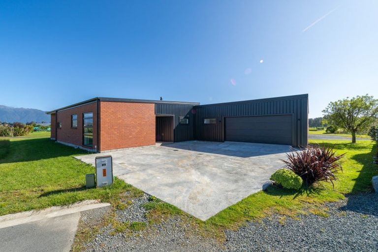 Photo of property in 35 Paton Place, Te Anau, 9600