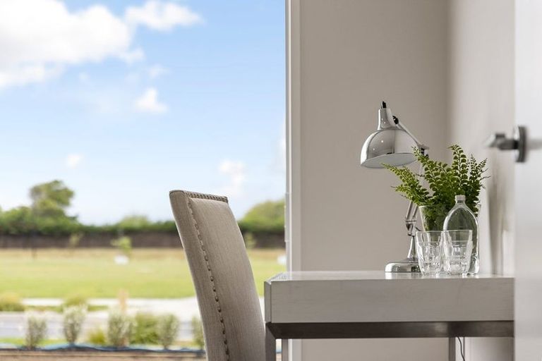 Photo of property in 35 Hayfield Way, Karaka, Papakura, 2113