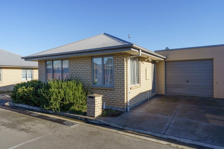 Photo of property in 74l Olliviers Road, Phillipstown, Christchurch, 8011