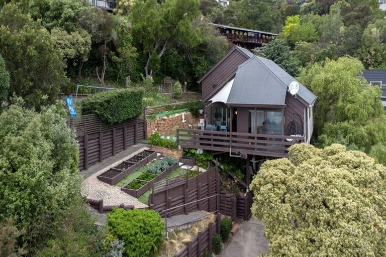 Photo of property in 10 Osmond Lane, Mount Pleasant, Christchurch, 8081