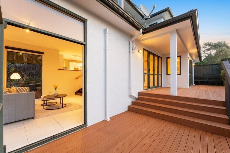 Photo of property in 12b Kimberly Grove, Greenhithe, Auckland, 0632