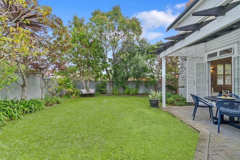 Photo of property in 43b Stanley Road, Stanley Point, Auckland, 0624