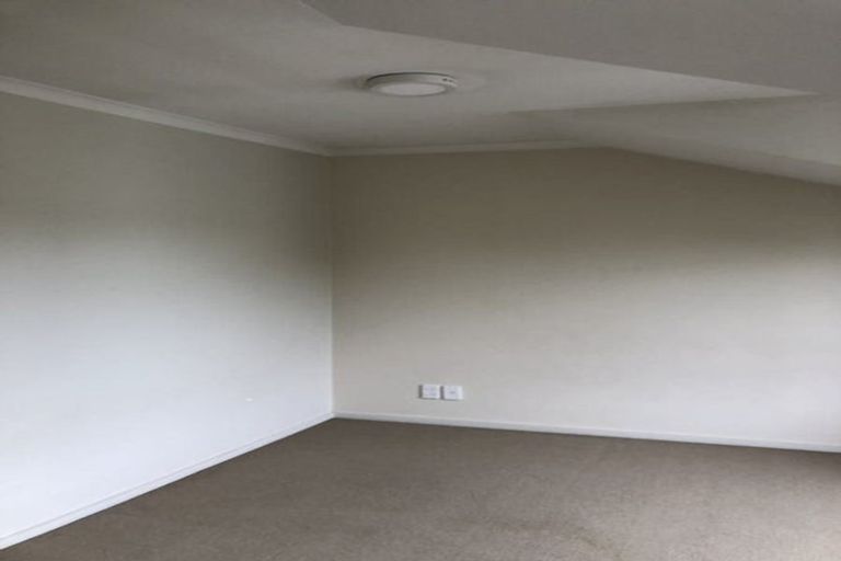 Photo of property in 3 Barnea Circle, Glen Eden, Auckland, 0602