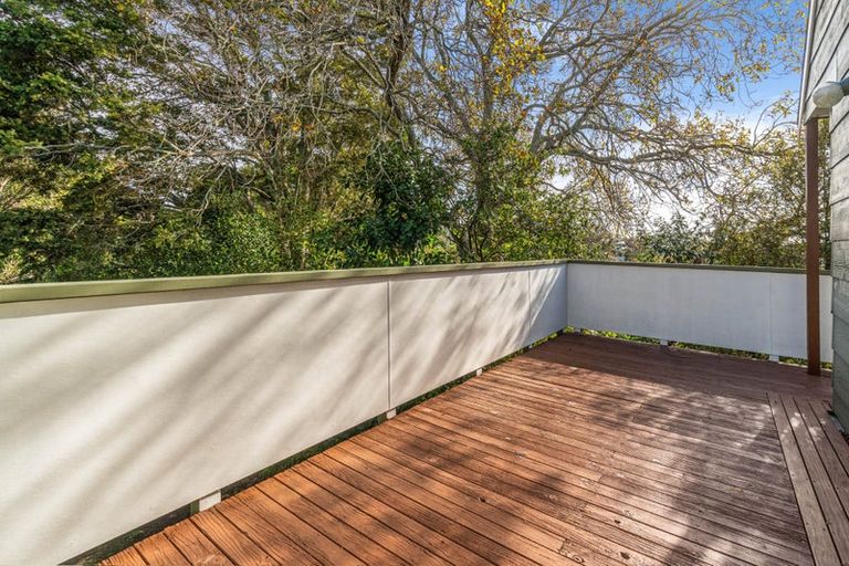 Photo of property in 3 Tranquil Glade, Hillcrest, Auckland, 0627