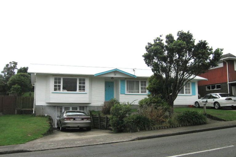 Photo of property in 66 Stewart Drive, Newlands, Wellington, 6037