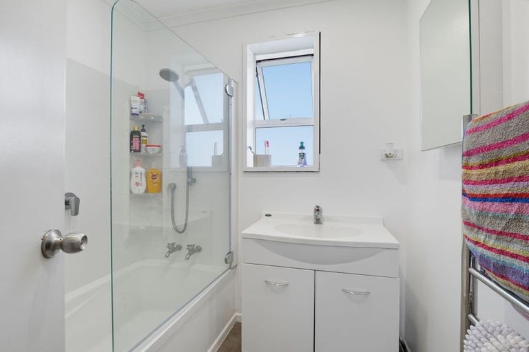 Photo of property in 24 Lee Street, Castlecliff, Whanganui, 4501