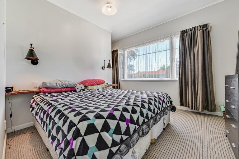 Photo of property in 24 Taniwha Street, Frankton, Hamilton, 3204