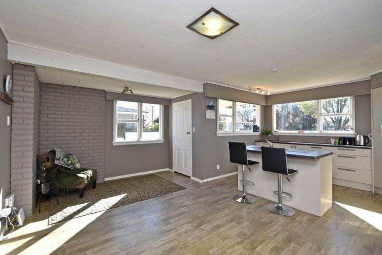 Photo of property in 28 Great North Road, Winton, 9720