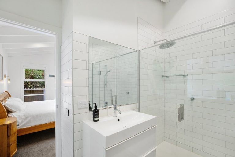 Photo of property in 2 Ludlam Street, Seatoun, Wellington, 6022