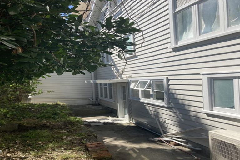 Photo of property in 7a Hawker Street, Mount Victoria, Wellington, 6011