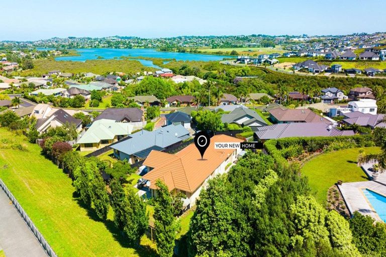 Photo of property in 113 Tauranga Place, Orewa, 0931