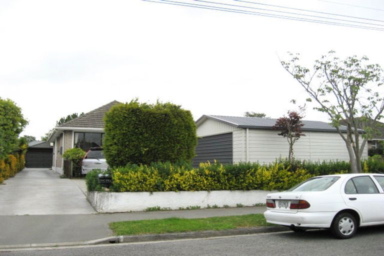 Photo of property in 77a Balrudry Street, Avonhead, Christchurch, 8042