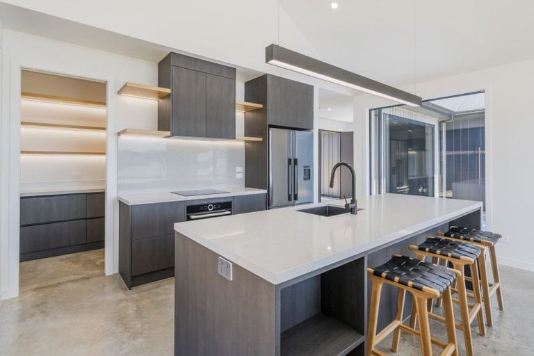 Photo of property in 8 Ian Hopper Way, Pauanui, 3579