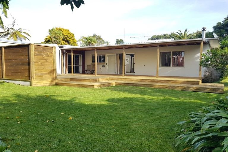 Photo of property in 9 Prudence Place, Oakura, 4314