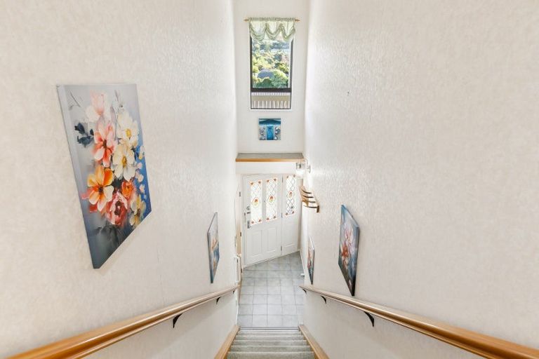 Photo of property in 11a Roy Street, Tawa, Wellington, 5028