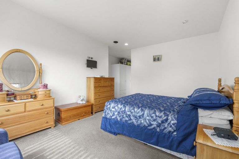 Photo of property in 15 Townsend Road, Paraite, New Plymouth, 4373