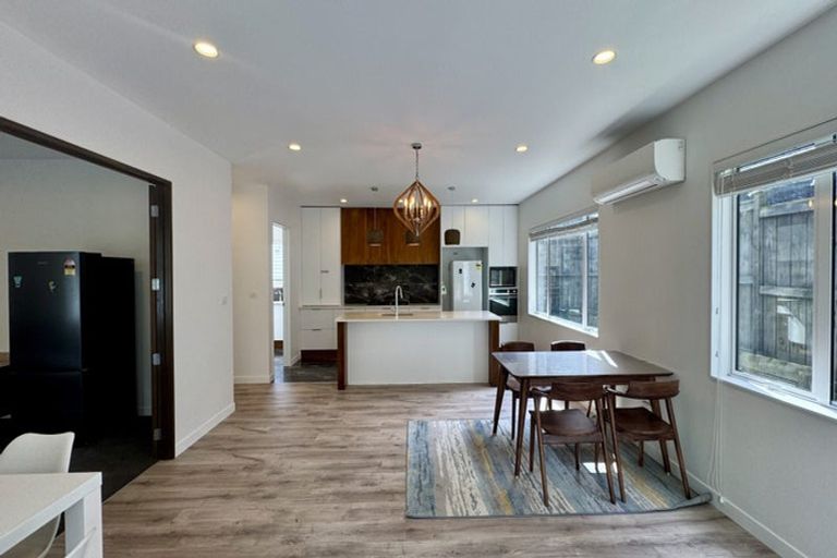 Photo of property in 31a Wairau Road, Forrest Hill, Auckland, 0627