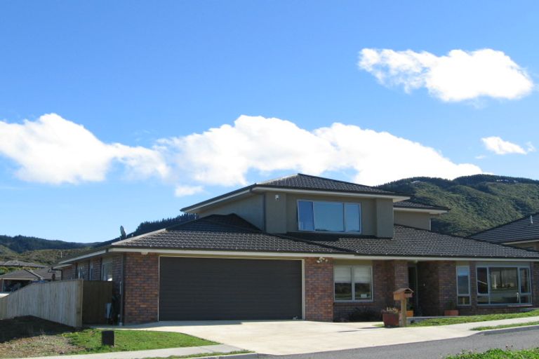 Photo of property in 118 Kirton Drive, Riverstone Terraces, Upper Hutt, 5018
