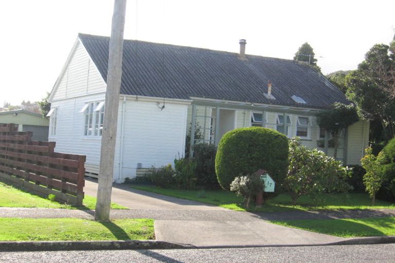 Photo of property in 17 Rumgay Street, Fairfield, Lower Hutt, 5011