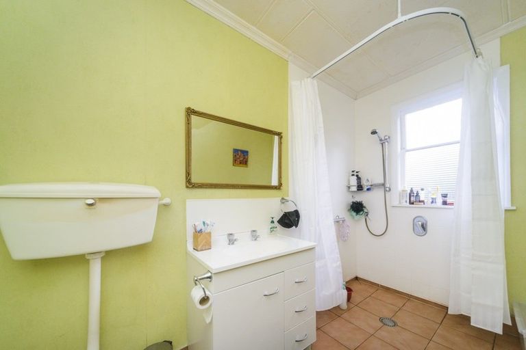 Photo of property in 1 Cremorne Avenue, Hokowhitu, Palmerston North, 4410