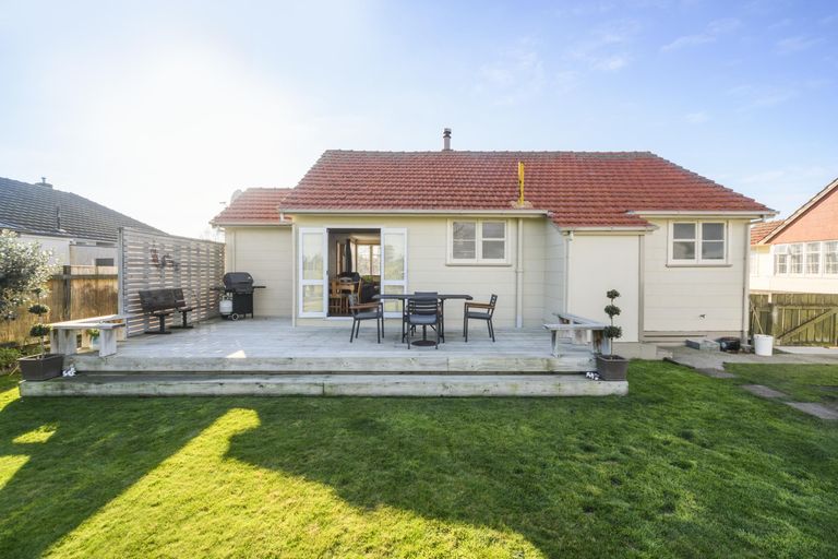 Photo of property in 20 Thames Street, Roslyn, Palmerston North, 4414