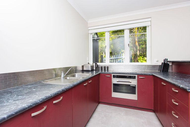 Photo of property in 39 Whaanga Road, Raglan, 3297