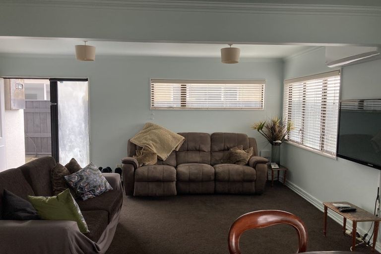 Photo of property in 10 Rua Street, Lyall Bay, Wellington, 6022