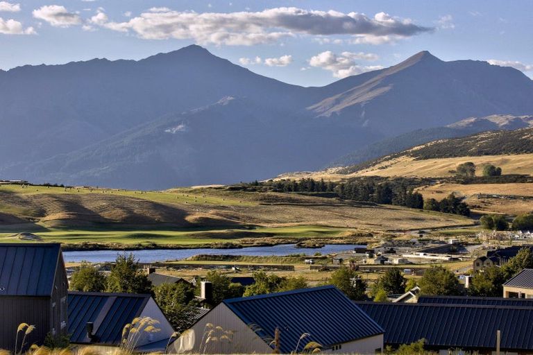 Photo of property in 8 Glenelg Lane, Jacks Point, 9371