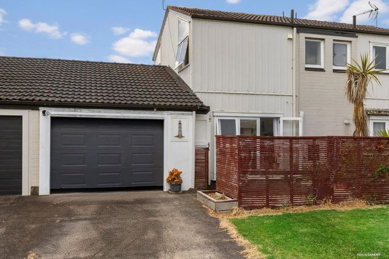 Photo of property in 11 Elm Street, Waiuku, 2123