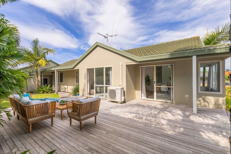 Photo of property in 62 Dalton Drive, Papamoa Beach, Papamoa, 3118