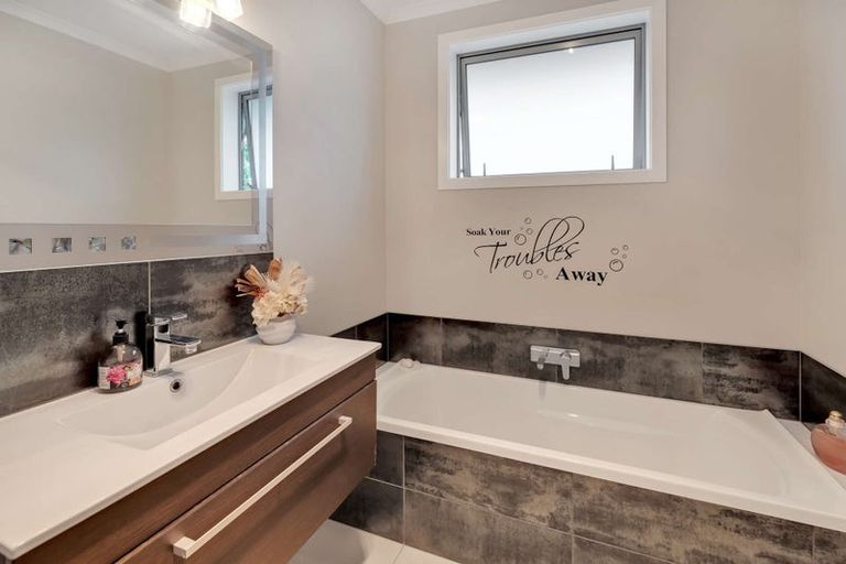 Photo of property in 20 Brougham Place, Springvale, Whanganui, 4501