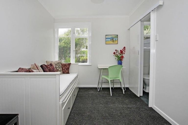 Photo of property in 73 Townsend Road, Miramar, Wellington, 6022