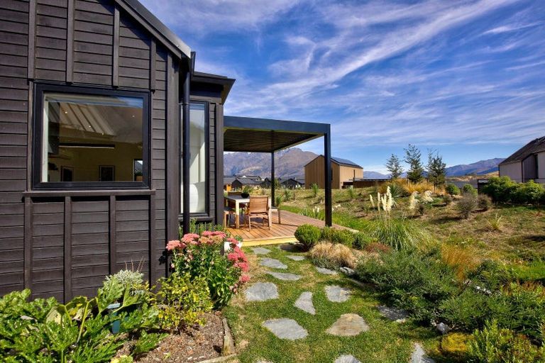 Photo of property in 7 Kotuku Lane, Jacks Point, Queenstown, 9371