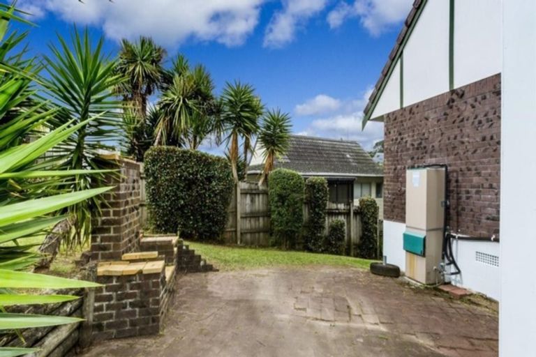 Photo of property in 1/20 Redwing Street, Browns Bay, Auckland, 0630