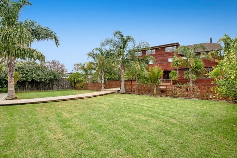 Photo of property in 43 Langton Road, Stanmore Bay, Whangaparaoa, 0932