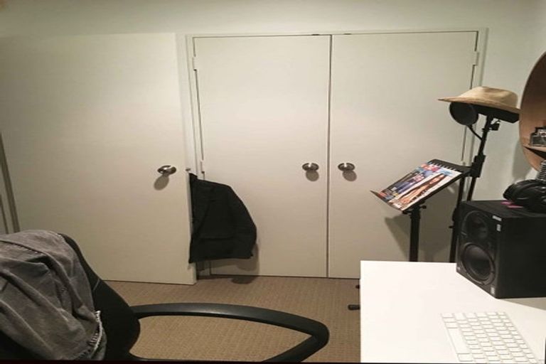 Photo of property in 25 Shelly Beach Parade, Cockle Bay, Auckland, 2014