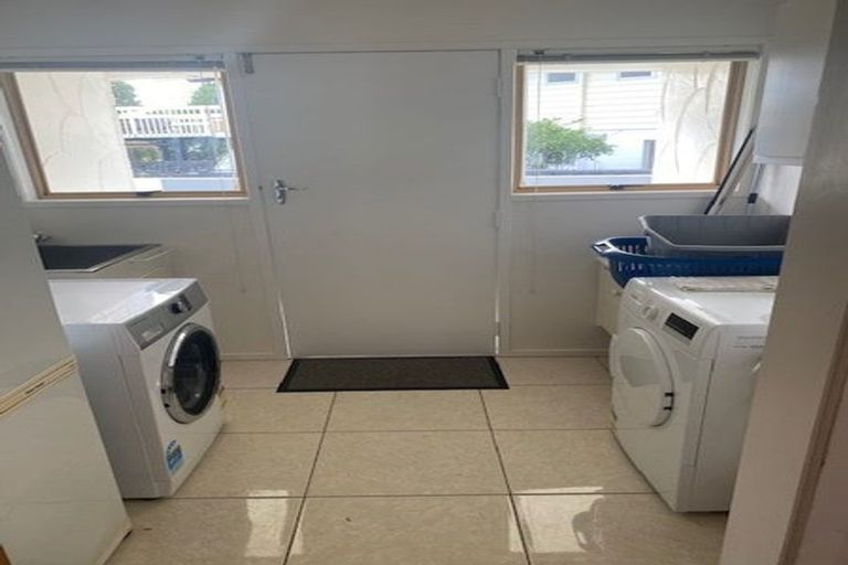 Photo of property in 35 Sunnybrae Road, Hillcrest, Auckland, 0627