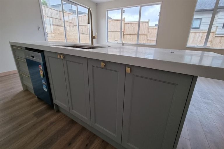 Photo of property in 135 Ormonde Drive, Silverdale, 0932