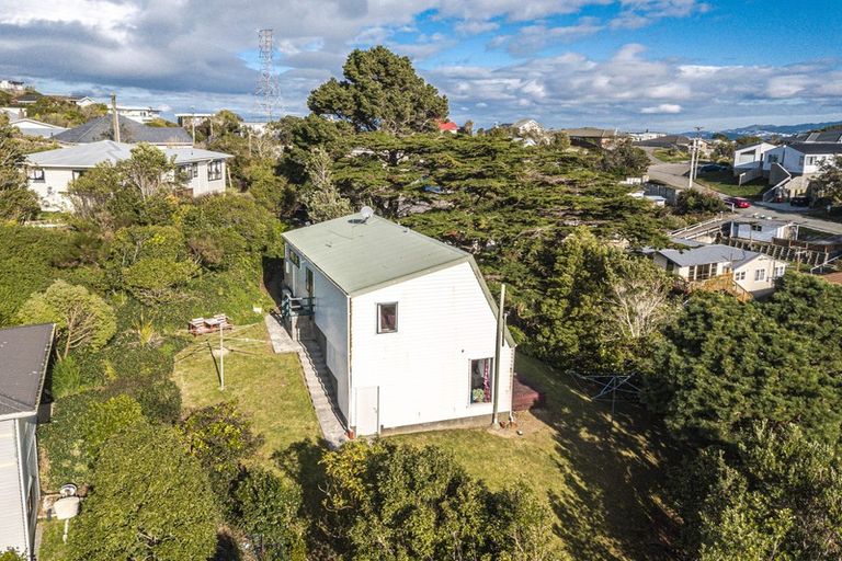 Photo of property in 86a Black Rock Road, Newlands, Wellington, 6037