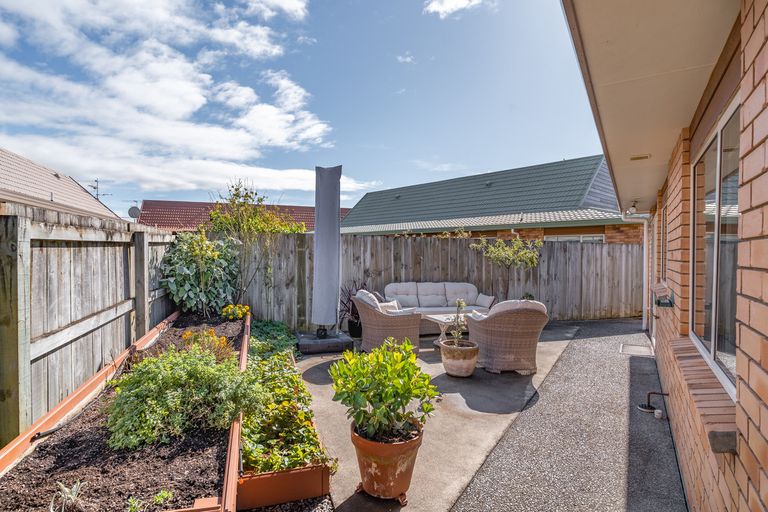 Photo of property in Holdsworth Villas, 54/2 William Donald Drive, Solway, Masterton, 5810