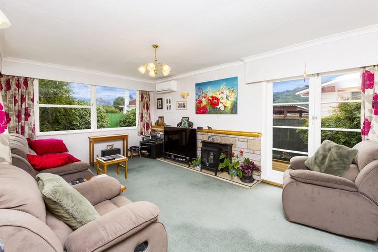 Photo of property in 12a Ebdentown Street, Ebdentown, Upper Hutt, 5018