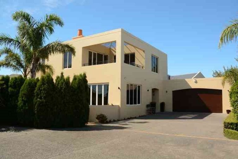 Photo of property in 51 Hikanui Drive, Havelock North, 4130