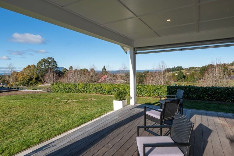 Photo of property in 2/21 Highland Drive, Acacia Bay, Taupo, 3385