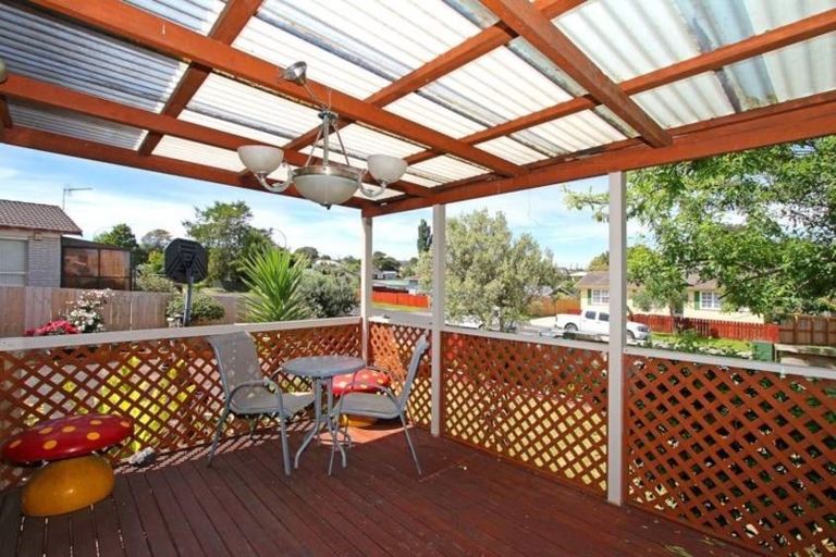 Photo of property in 29 Kelman Road, Kelston, Auckland, 0602