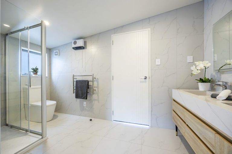 Photo of property in 32c Gulf View Road, Murrays Bay, Auckland, 0630